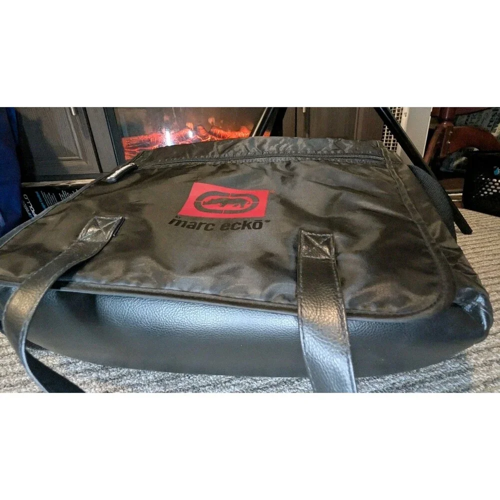 Ecko Unltd. Men’s Black/Red Messenger Bag Zip Closure Adjustable Strap Pockets